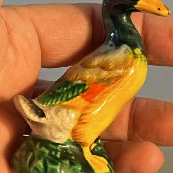 Lot of 3 single salt pepper shakers Made in Japan duck parrot bunny *READ* - Picture 9 of 10